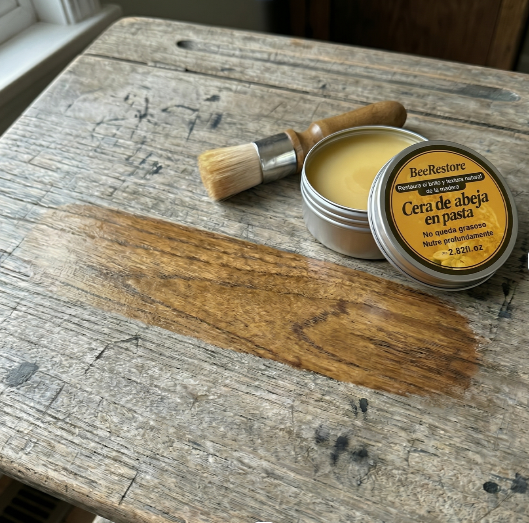 BeeRestore™ Restaura cuero y madera en minutos