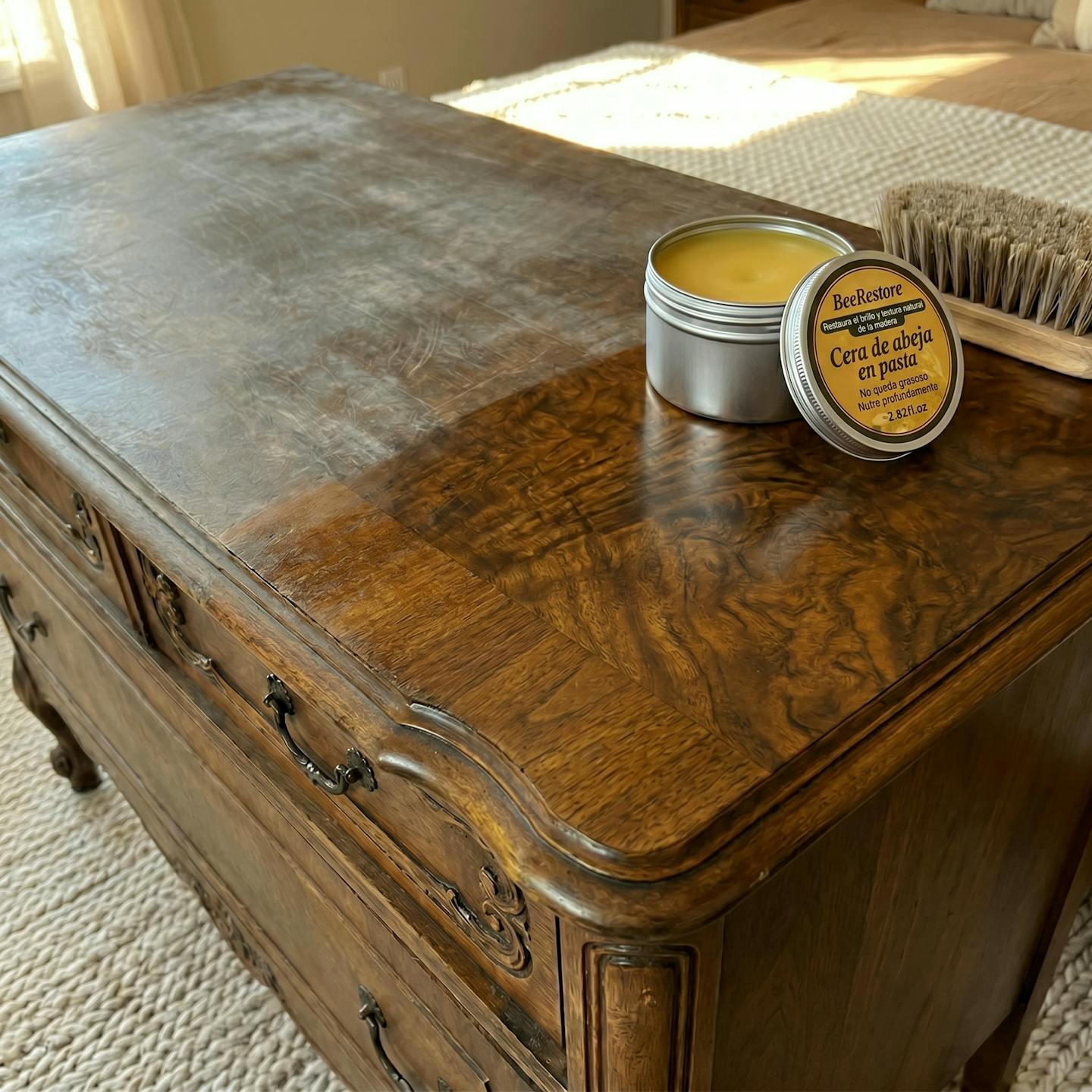 BeeRestore™ Restaura cuero y madera en minutos